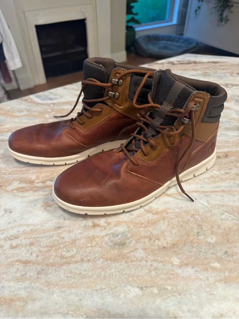 Men's Timberland Brown Leather High-Top Casual Boots, with good cushion